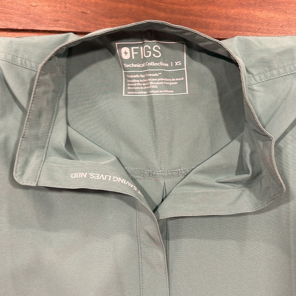 NWT Women’s Figs Rafaela FreeX Scrub Top - Picture 3 of 4